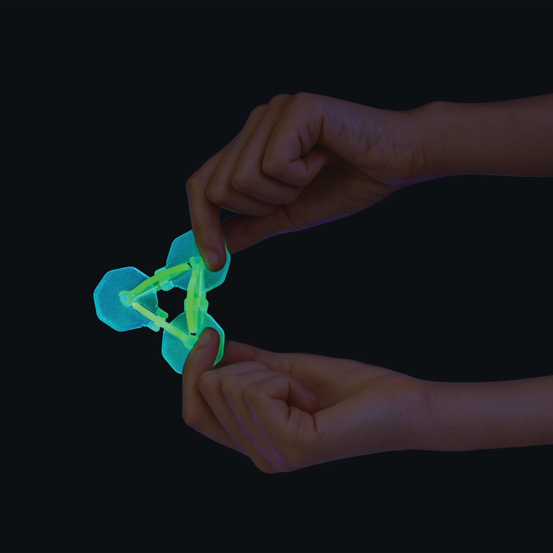 Glow-in-the-dark Infinity Link Fidget Toy - Sensory Zone